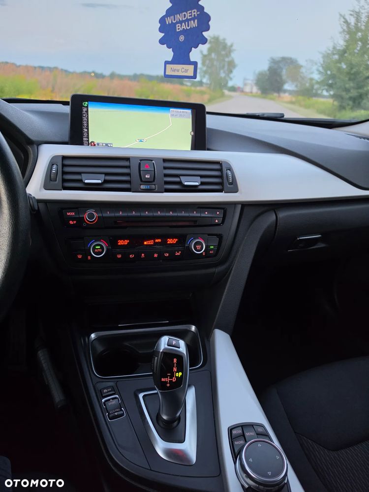 BMW Seria 3 318d - 9