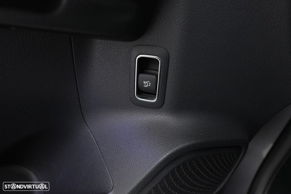 Mercedes-Benz GLA 200 AMG Line - 29