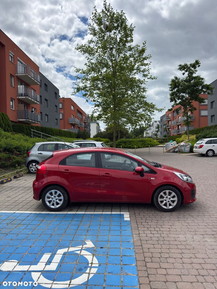 Kia Rio 1.2 L - 7