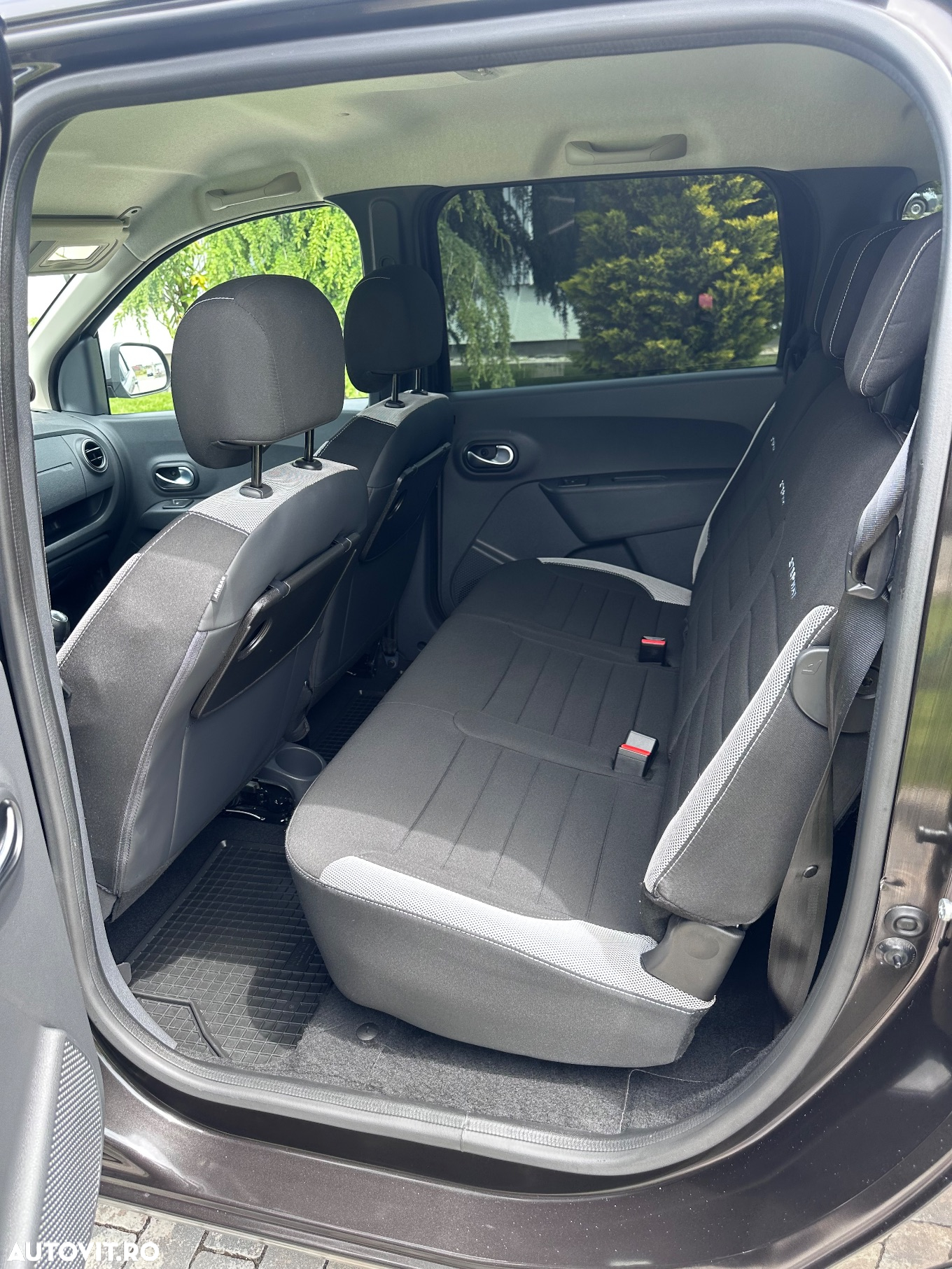 Dacia Lodgy 1.5 Blue dCi Stepway - 10