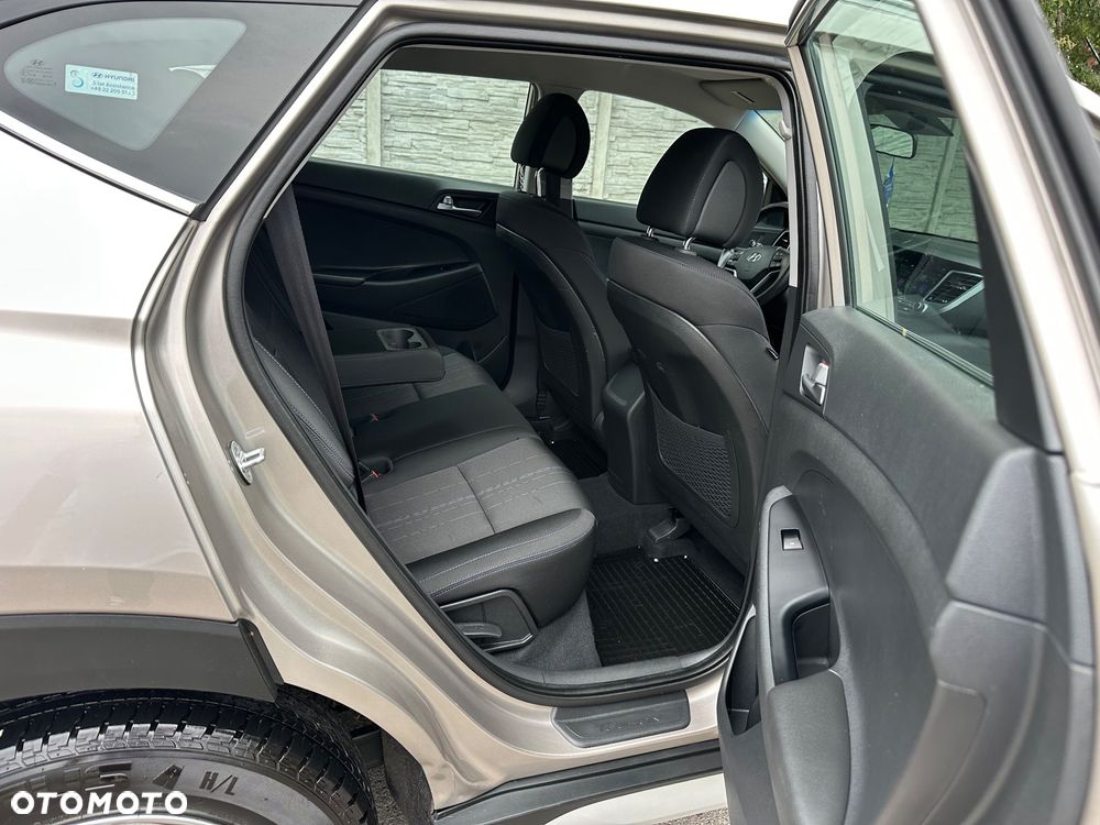 Hyundai Tucson 1.6 GDI BlueDrive Comfort 2WD - 11