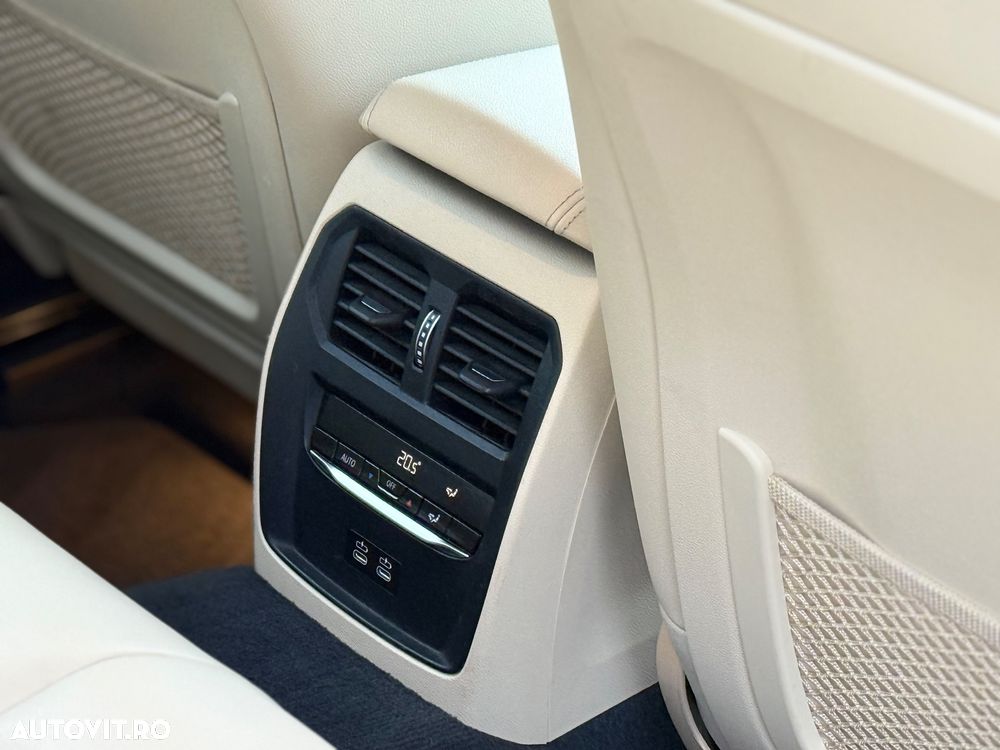 BMW Seria 3 330e Aut. - 12