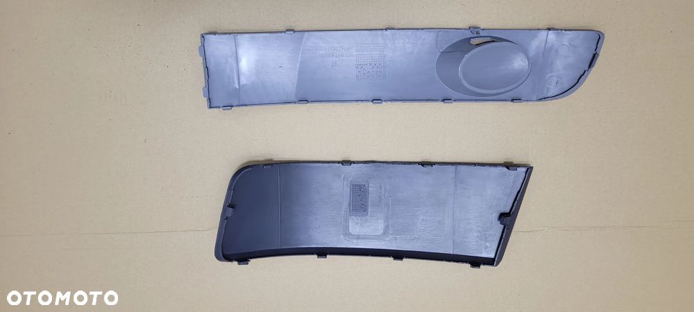 VW T5 LIFT ATRAPA KRATKA ZDERZAKA PRAWA 10- NOWA - 2