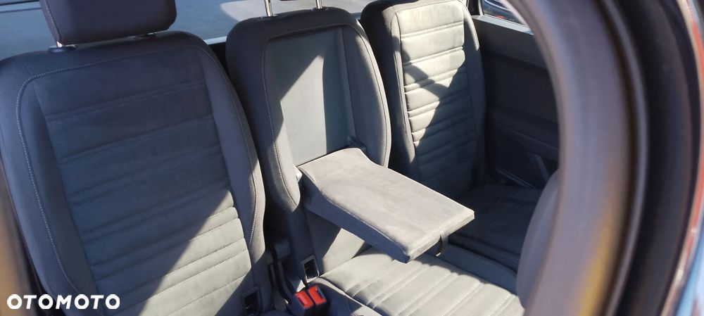 Volkswagen Touran 2.0 TDI SCR (BlueMotion Technology) Comfortline - 25