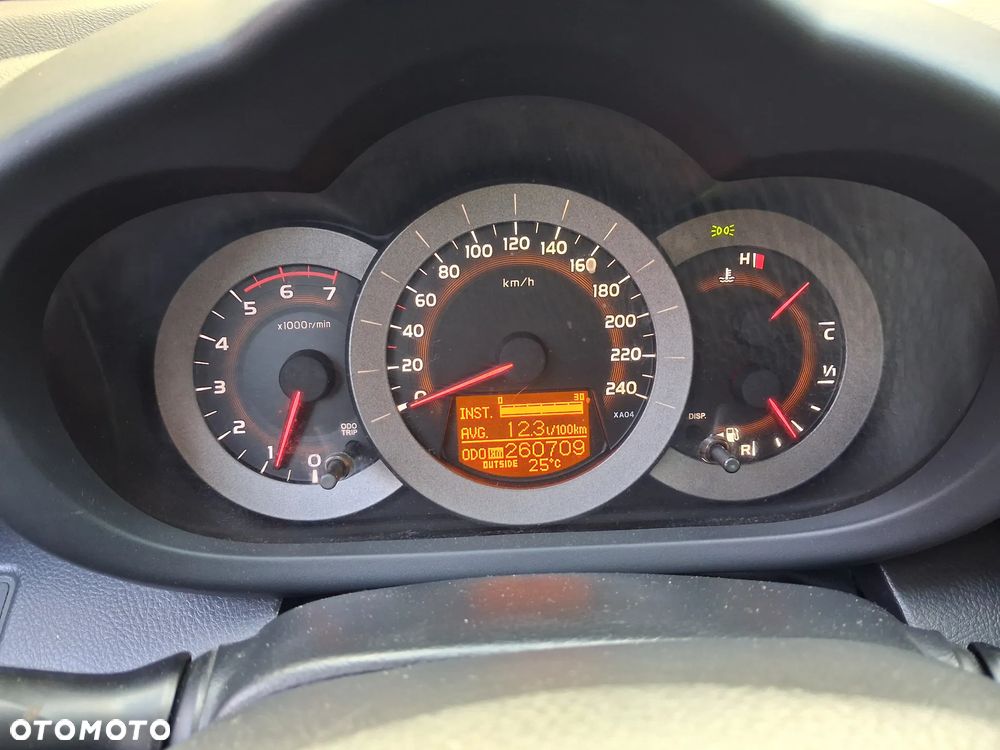 Toyota RAV4 2.2 D-CAT 4x4 Travel - 17