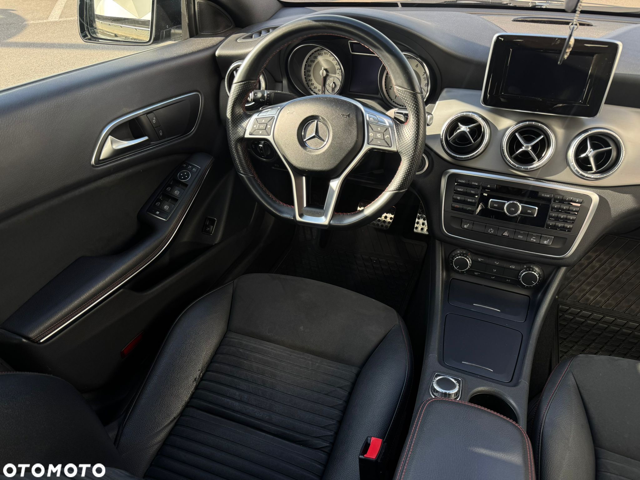 Mercedes-Benz CLA - 26
