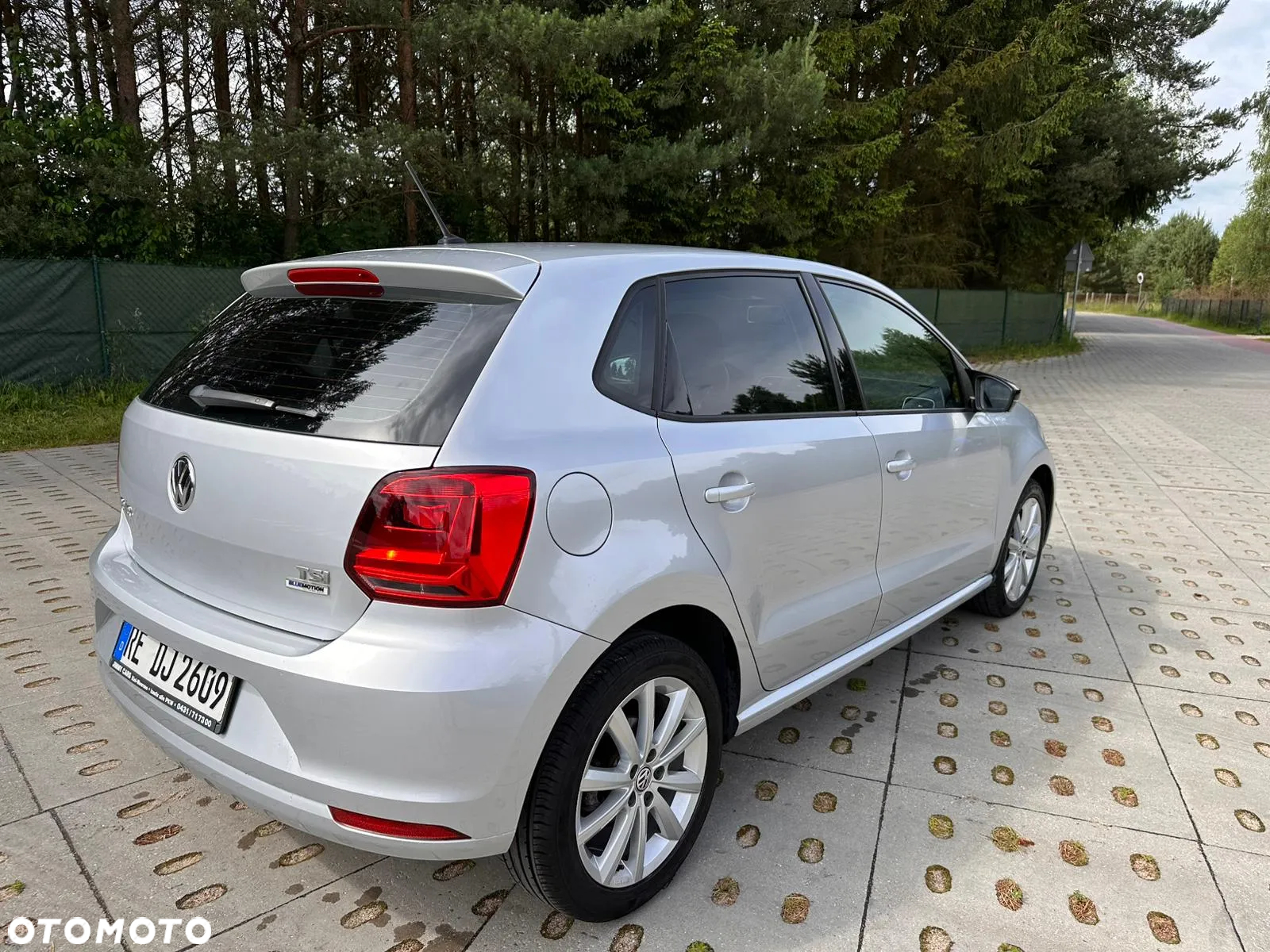 Volkswagen Polo 1.2 TSI Blue Motion Technology Black/Silver Edition - 4