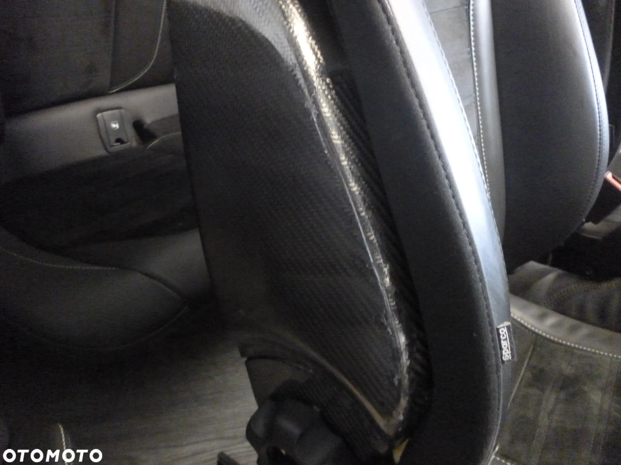 WNĘTRZE ALFA ROMEO GIULIA QUADRIFOGLIO CARBON - 9