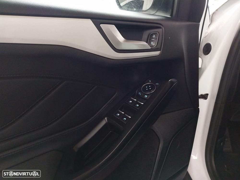 Ford Focus SW 1.5 TDCi EcoBlue Business - 3