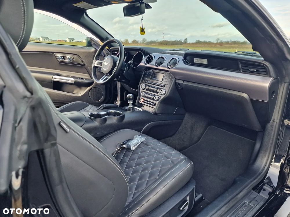 Ford Mustang 5.0 Ti-VCT V8 Black Shadow Edition - 25