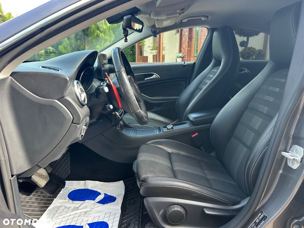 Mercedes-Benz CLA 220 d 7G-DCT Urban - 23