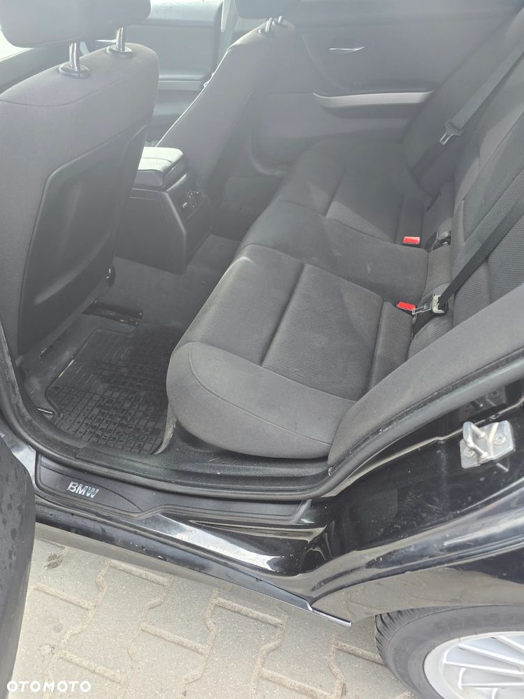BMW Seria 3 318i - 10