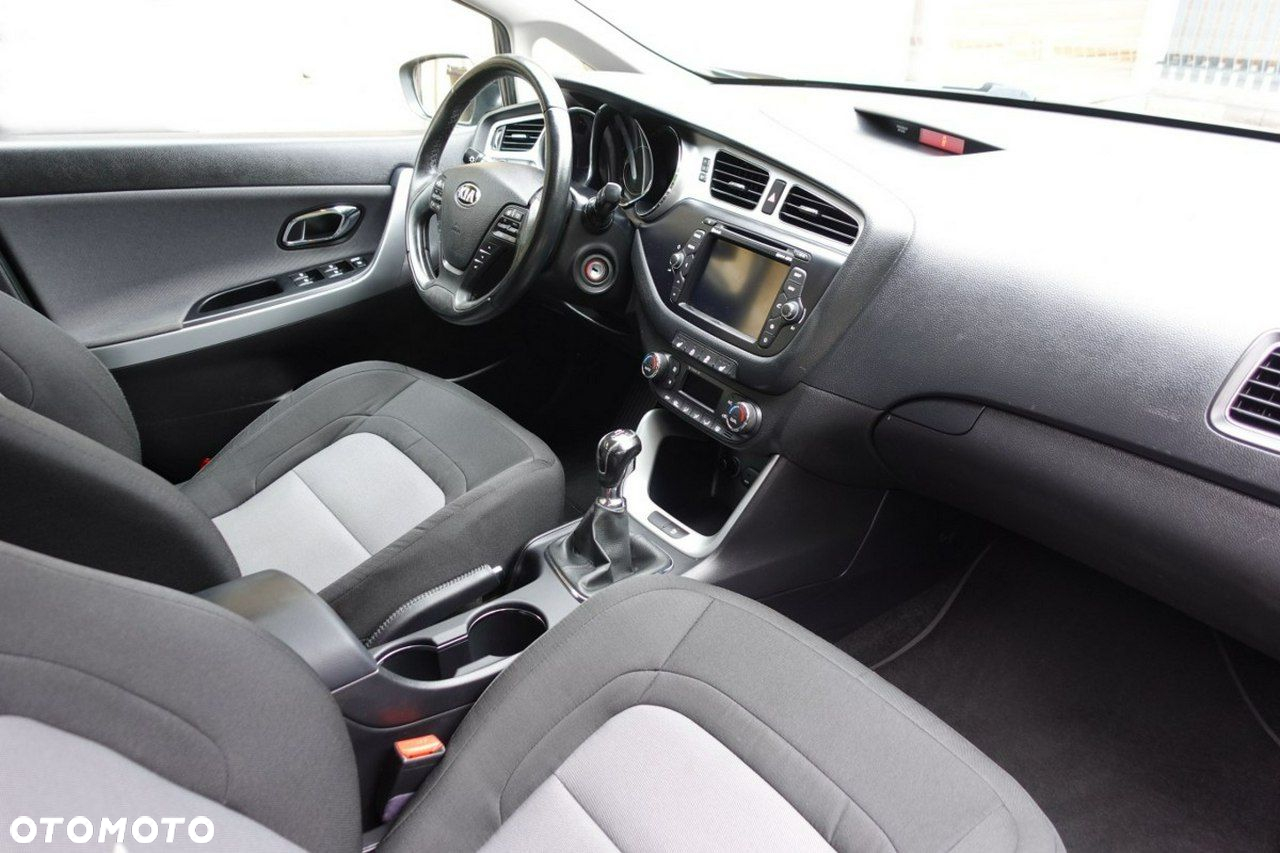 Kia Ceed - 13