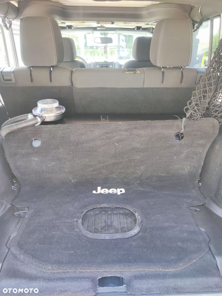 Jeep Wrangler 3.6 Unlim Rubicon - 8