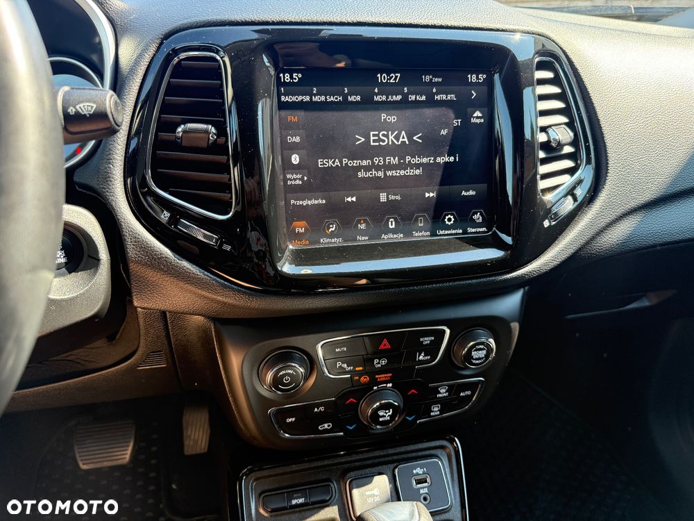 Jeep Compass - 33