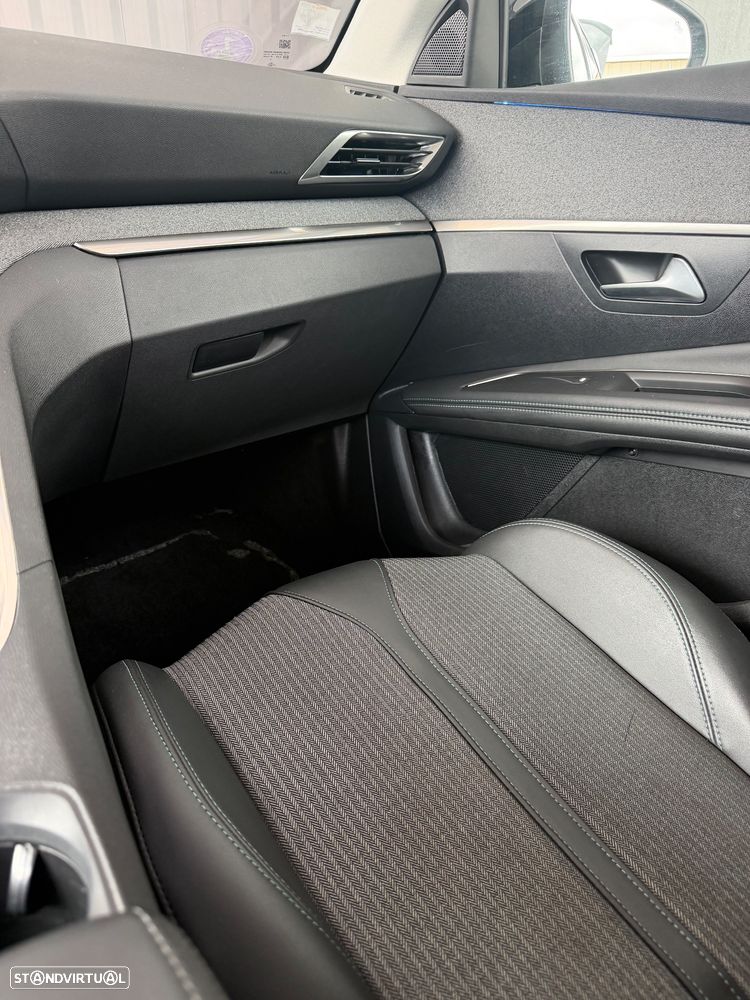 Peugeot 3008 1.2 PureTech Allure Pack EAT8 - 22