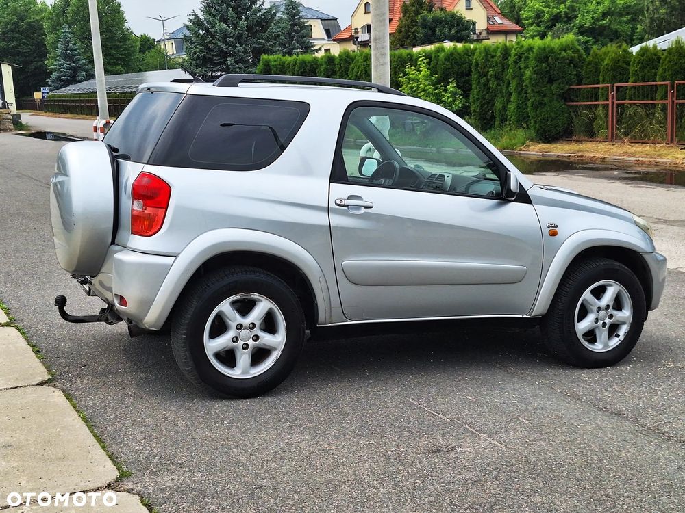 Toyota RAV4 D-4D 4x4 - 28