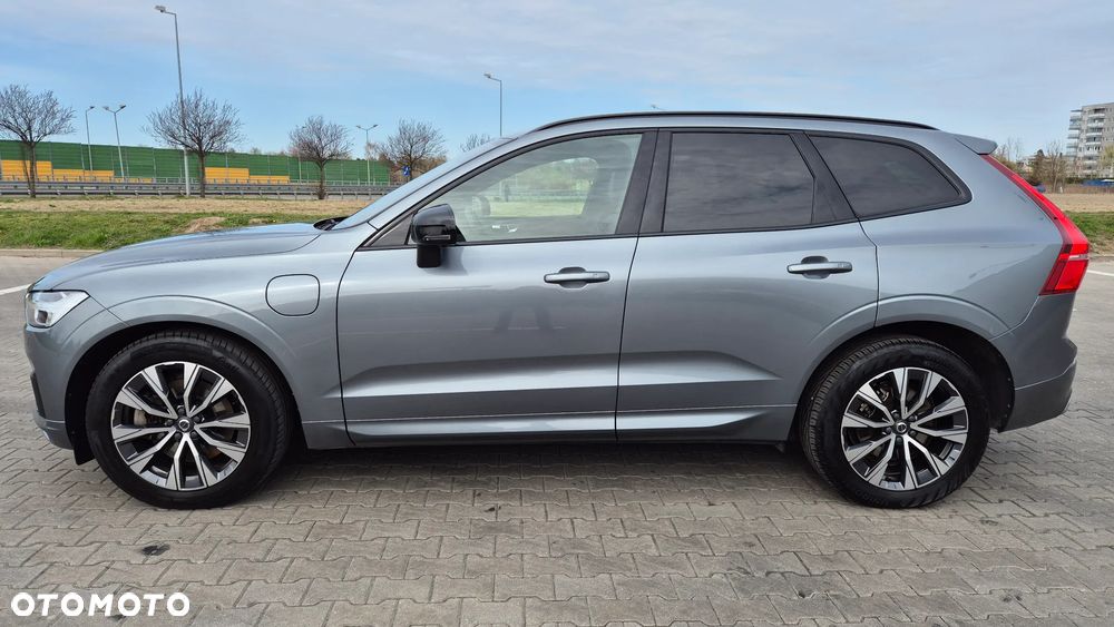 Volvo XC 60 T8 AWD Plug-In Hybrid R-Design - 2