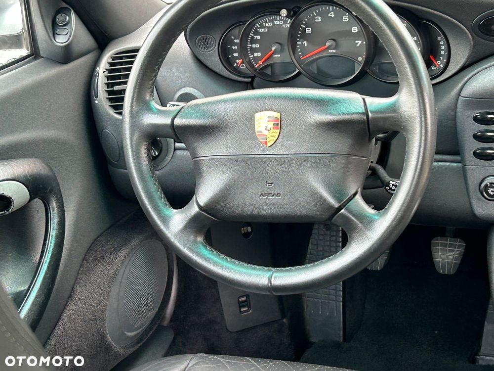 Porsche 911 Carrera - 7