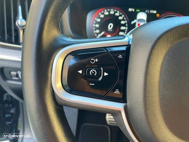 Volvo V60 2.0 T6 AWD TE Plus Dark - 17