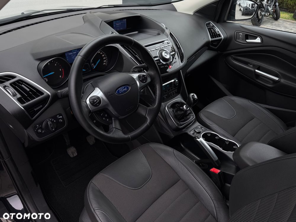 Ford Kuga 2.0 TDCi 2x4 Titanium - 13