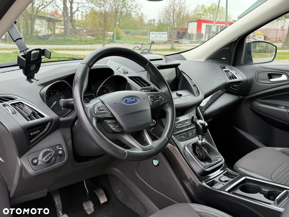 Ford Kuga - 24