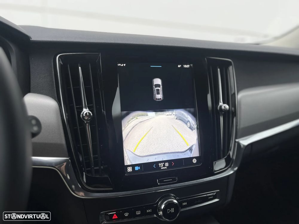 Volvo V90 2.0 B4 Core - 32