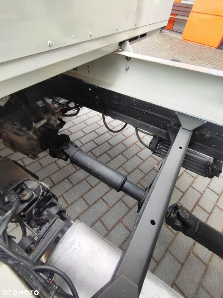 Nissan Atleon - 26