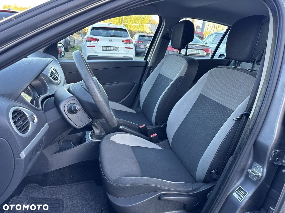 Renault Clio - 24