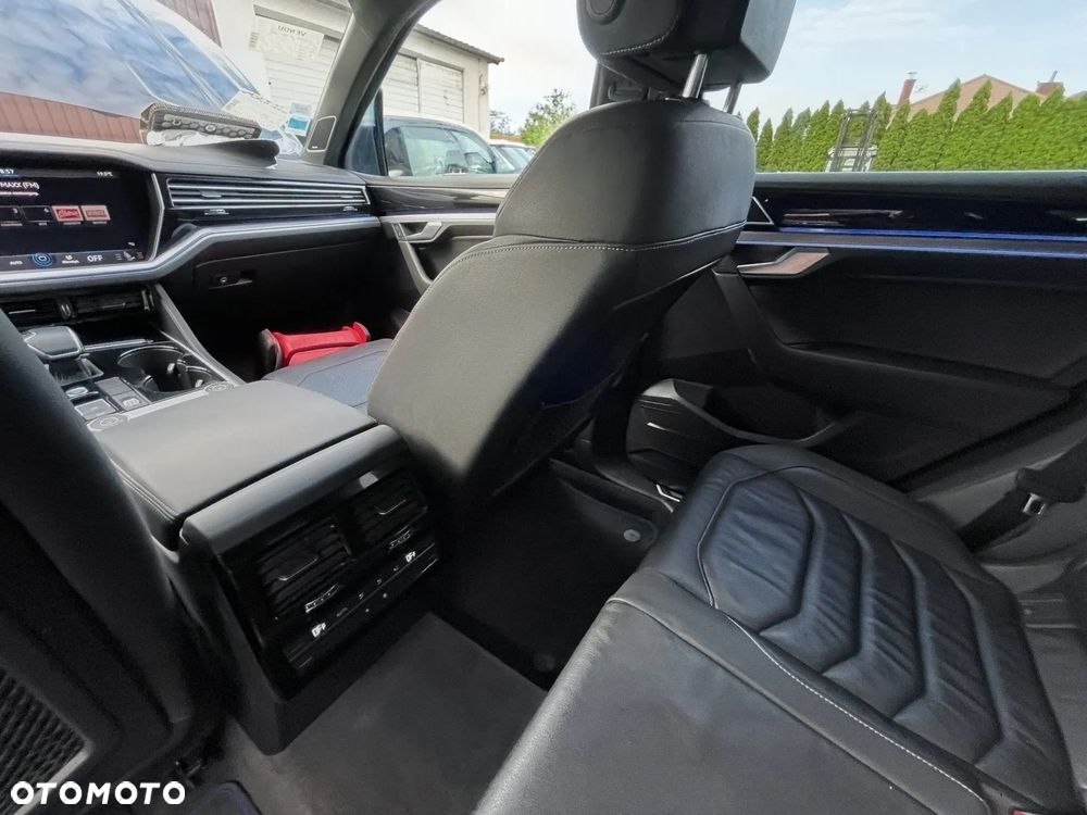 Volkswagen Touareg - 8