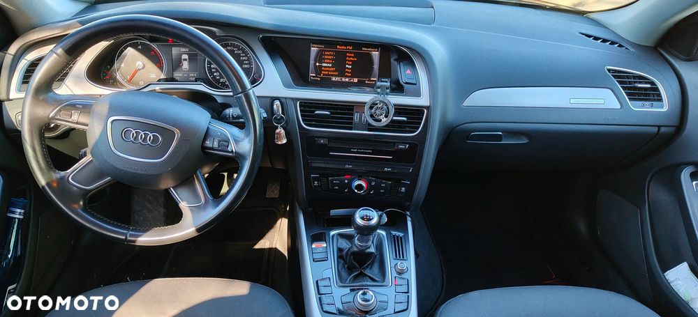 Audi A4 Avant 2.0 TDI quattro - 30