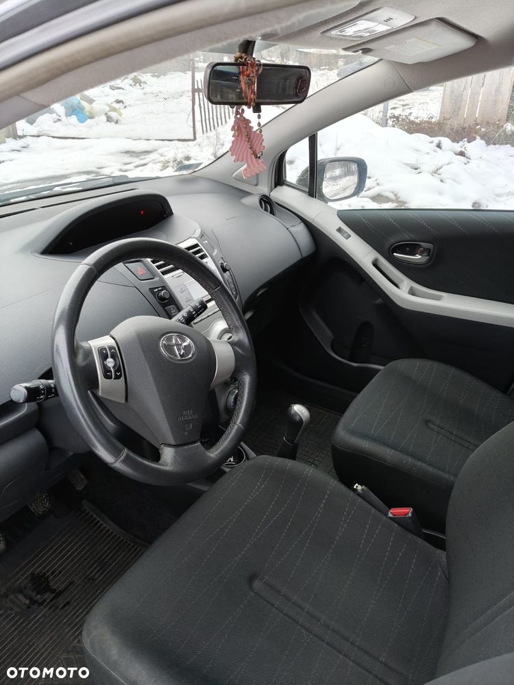 Toyota Yaris - 13