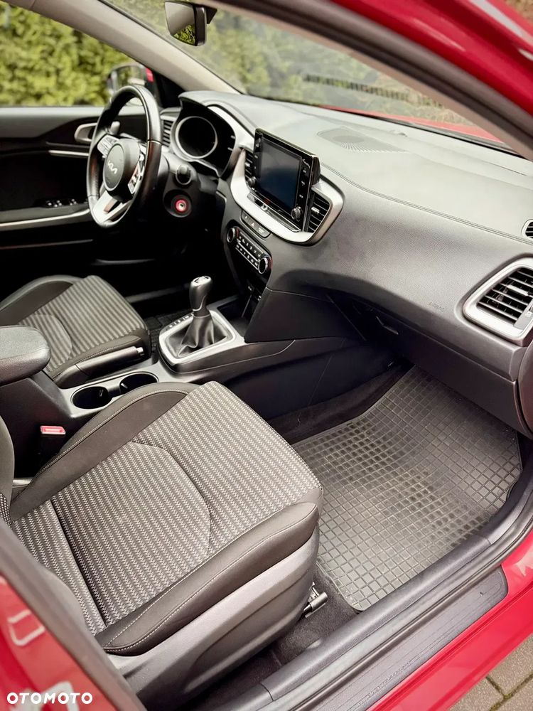 Kia Ceed 1.5 T-GDI M - 14