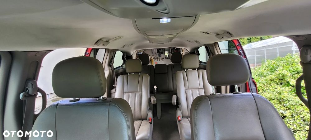Chrysler Town & Country 3.6 Limited - 25
