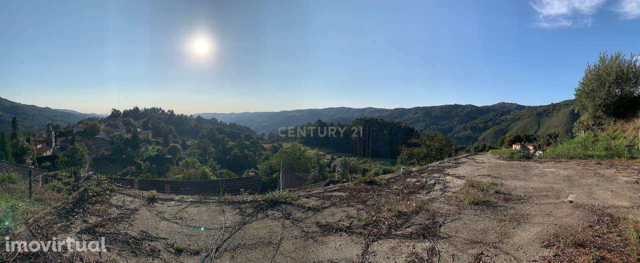 Magnífico Terreno com 600m2 no Coração do Gerês - Grande imagem: 3/17