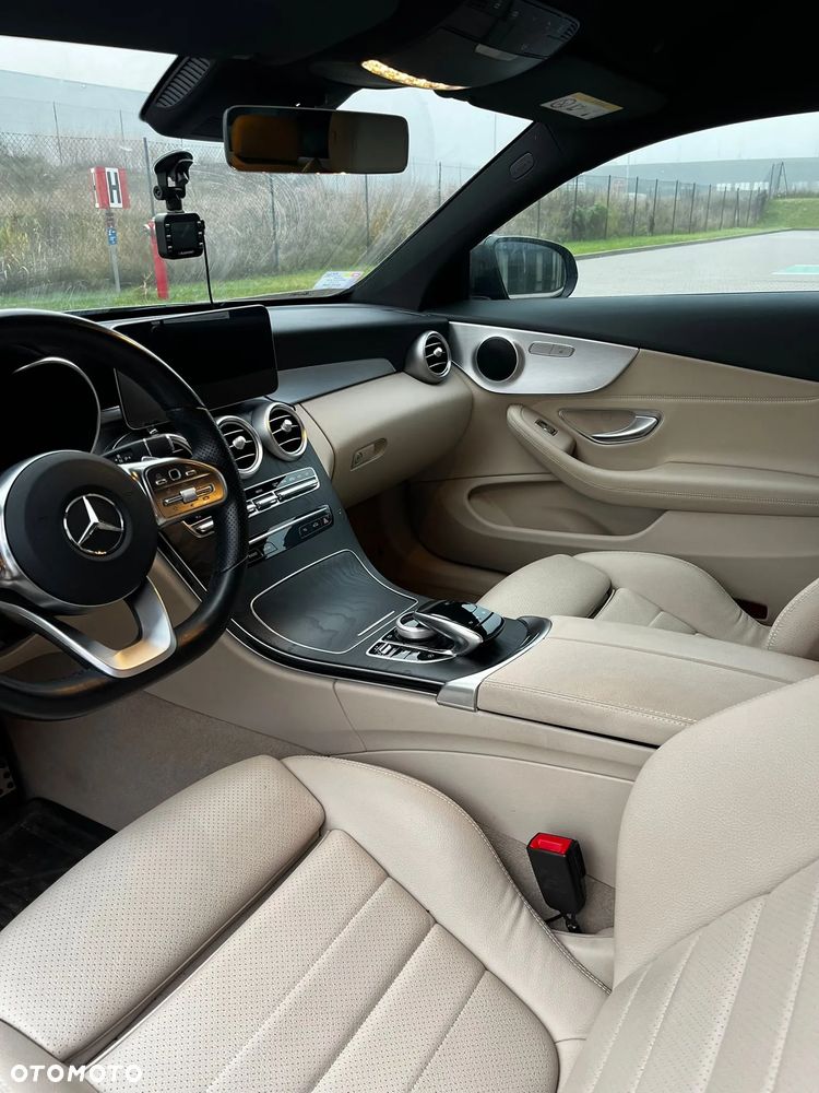 Mercedes-Benz Klasa C 200 4Matic 9G-TRONIC - 13