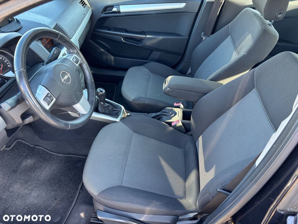 Opel Astra 1.6 Edition 111 Jahre - 17
