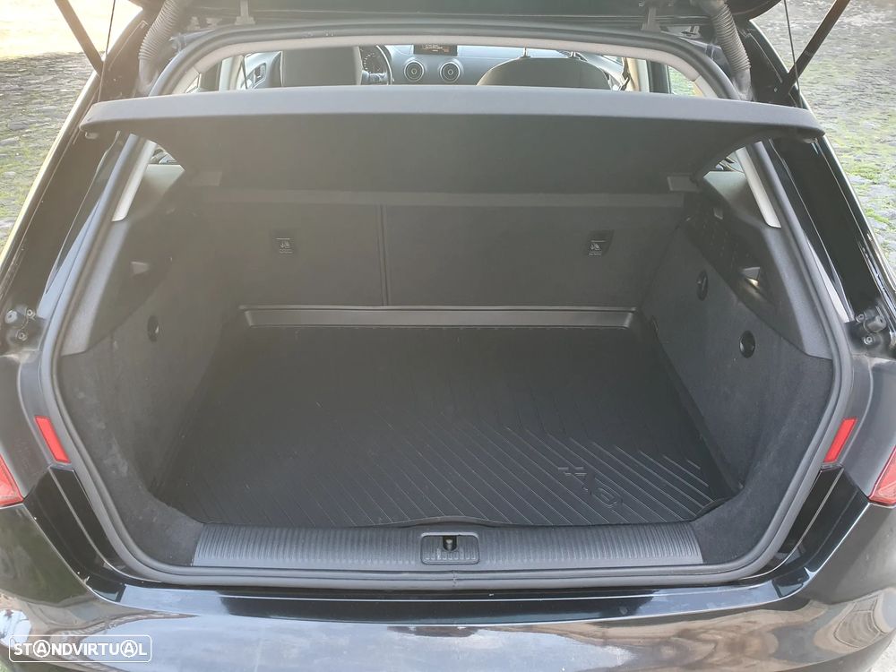 Audi A3 Sportback 1.6 TDI Attraction Ultra - 38