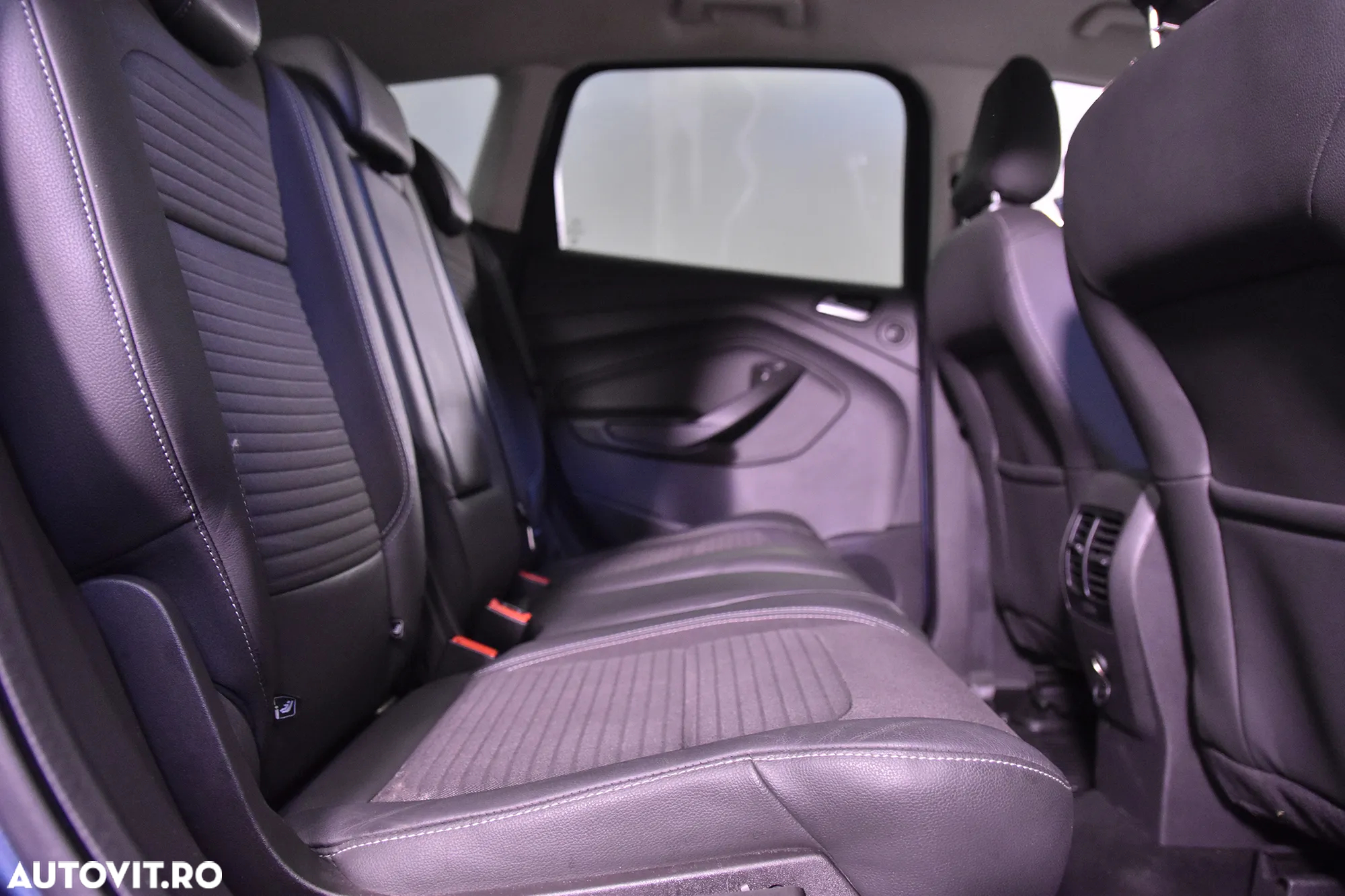 Ford Kuga - 12