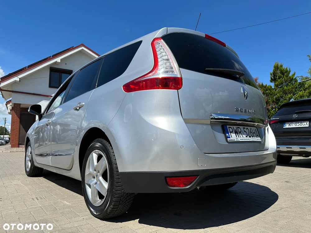 Renault Grand Scenic - 32