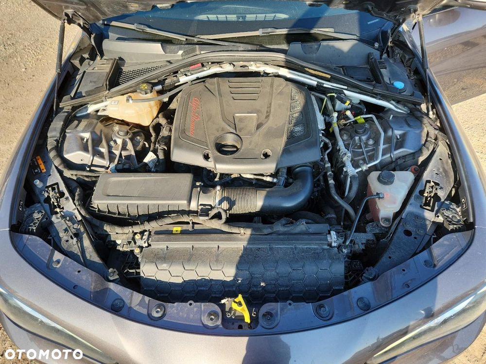 Alfa Romeo Giulia 2.0 Turbo 16V AT8-Q4 Ti - 11