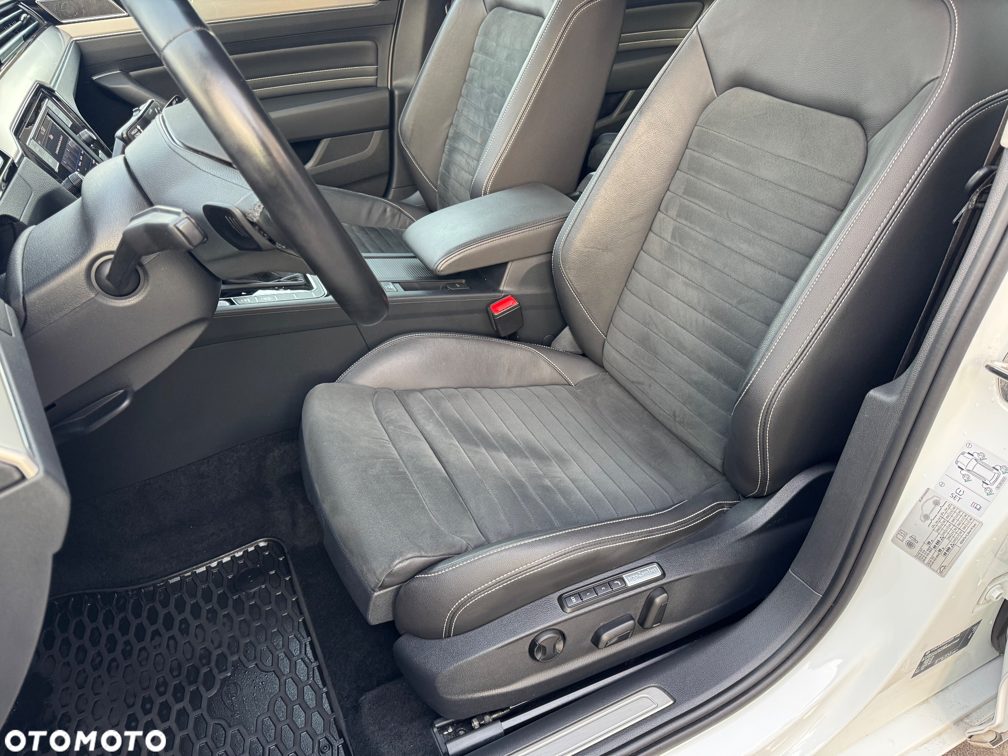 Volkswagen Passat 2.0 TSI Elegance DSG - 18