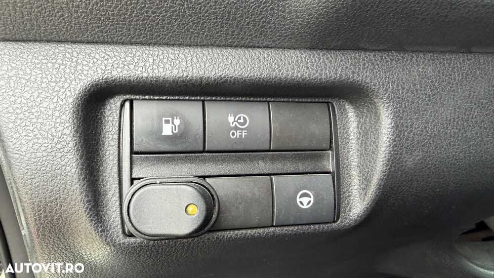 Nissan LEAF - 16