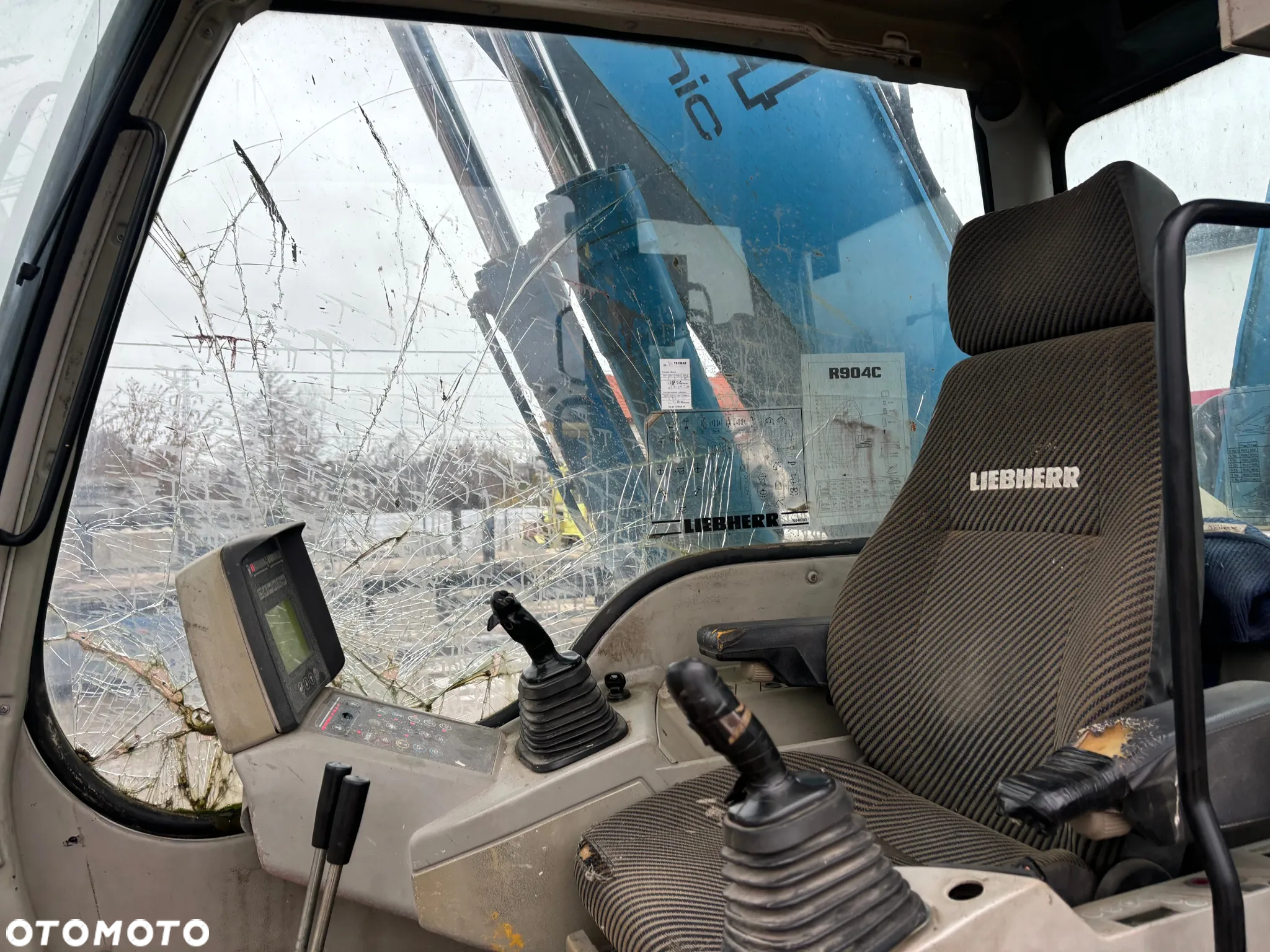 Liebherr R904C / Do złomu / Przeładunkowa / Chwytak /Podnoszona Kabina / - 24