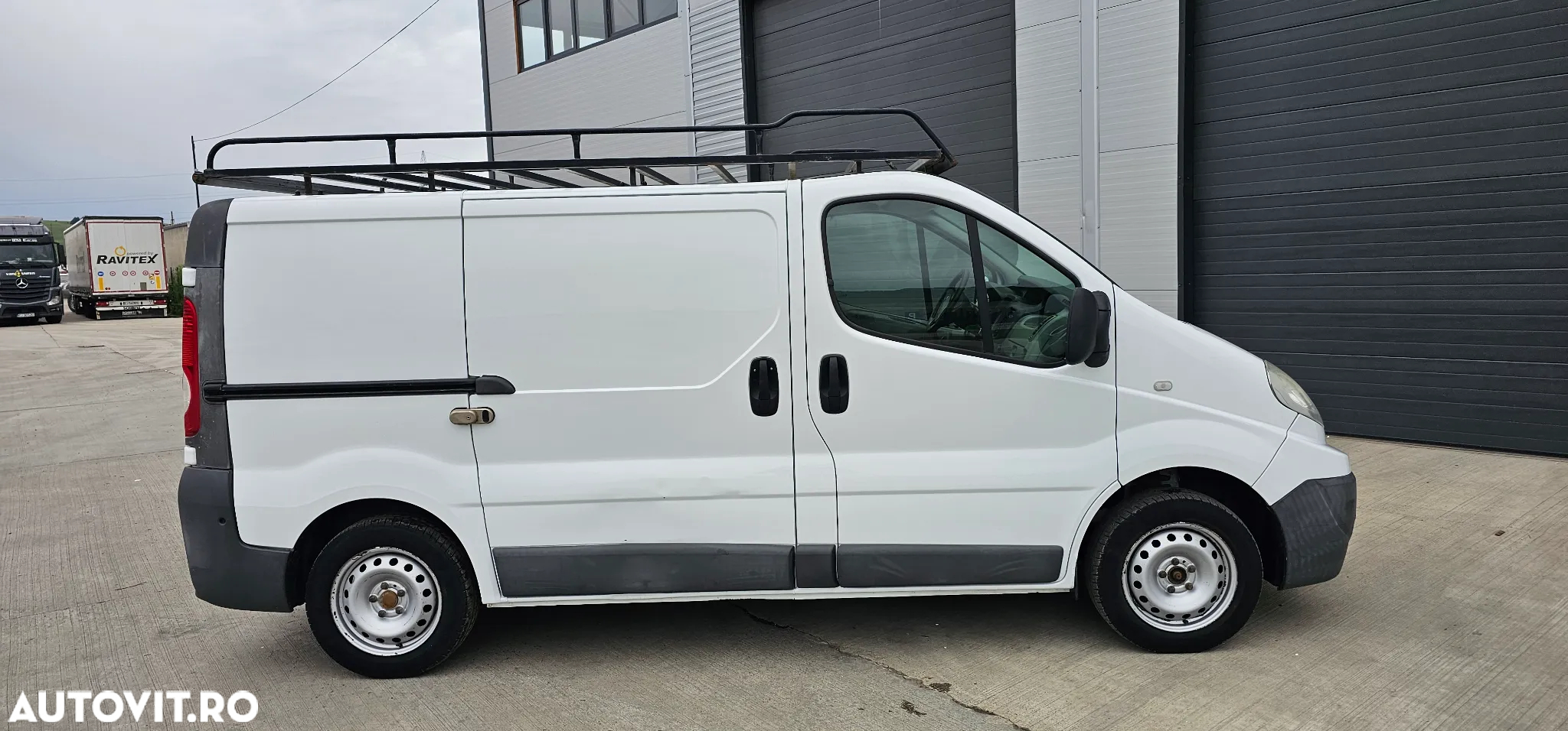 Renault Trafic 2.0 dCi 115 Combi L1H1 - 12
