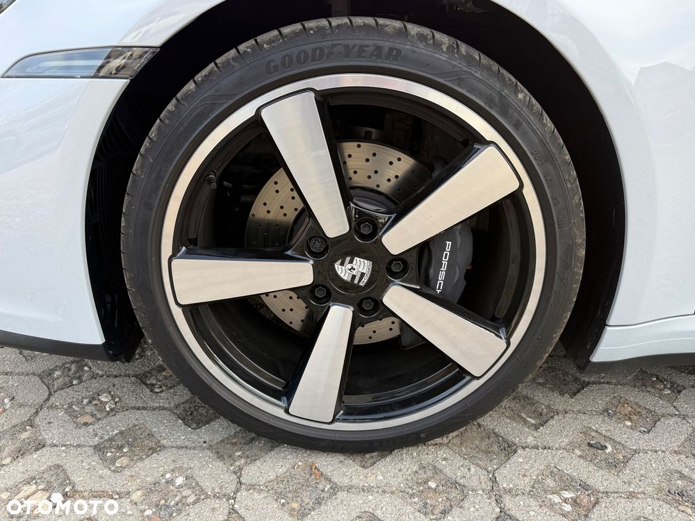 Porsche 911 Carrera PDK - 16