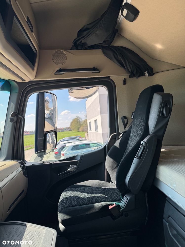 Mercedes-Benz Actros - 9