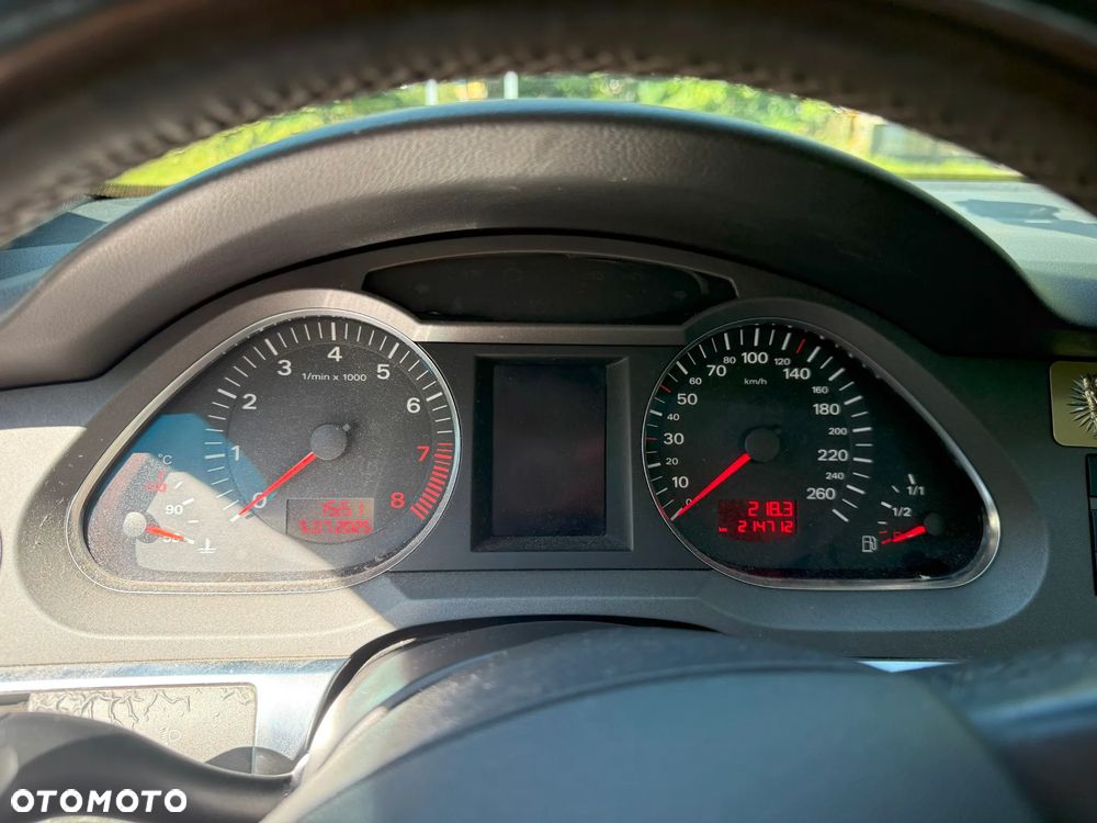 Audi A6 Limousine 2.4 - 7