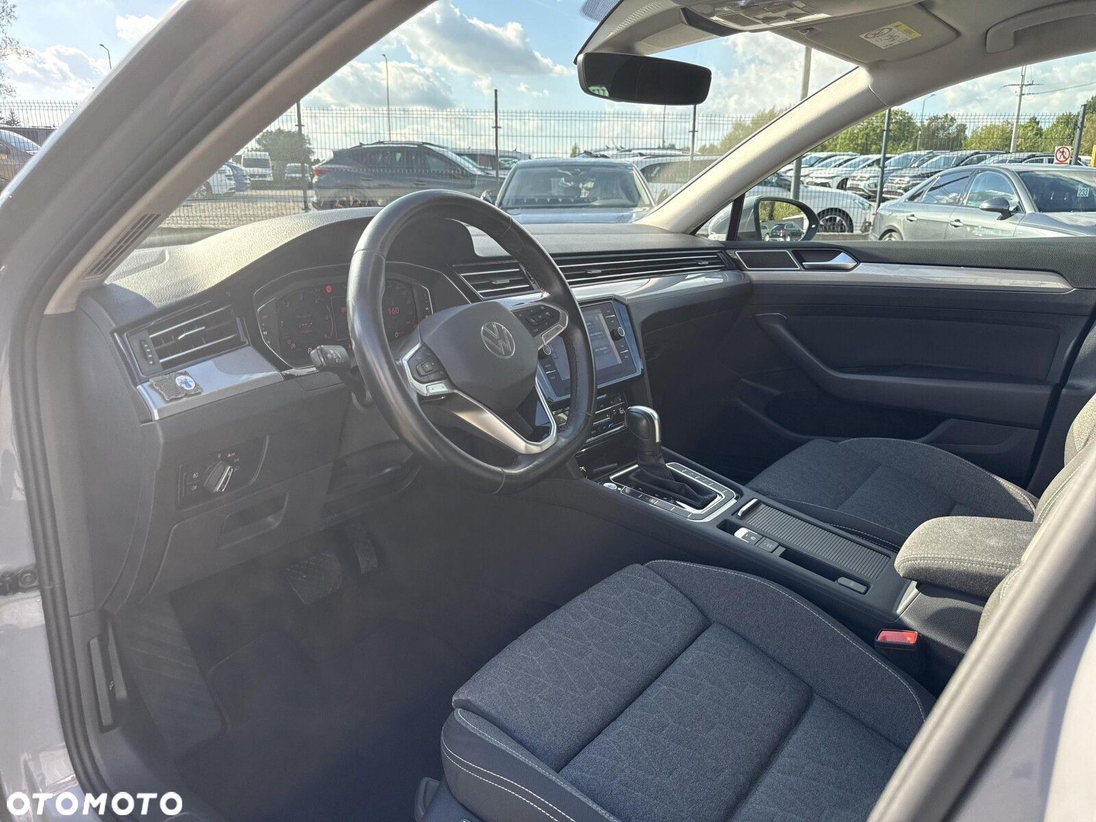 Volkswagen Passat 2.0 TDI SCR Business DSG - 9