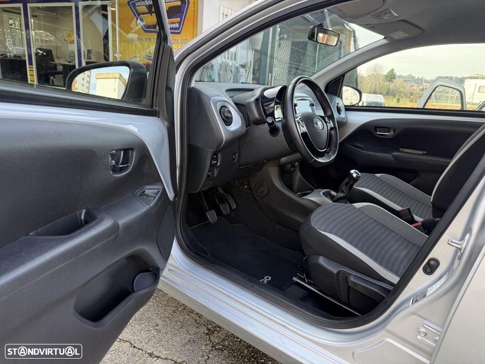 Toyota Aygo 1.0 X-Play+X-Touch - 19